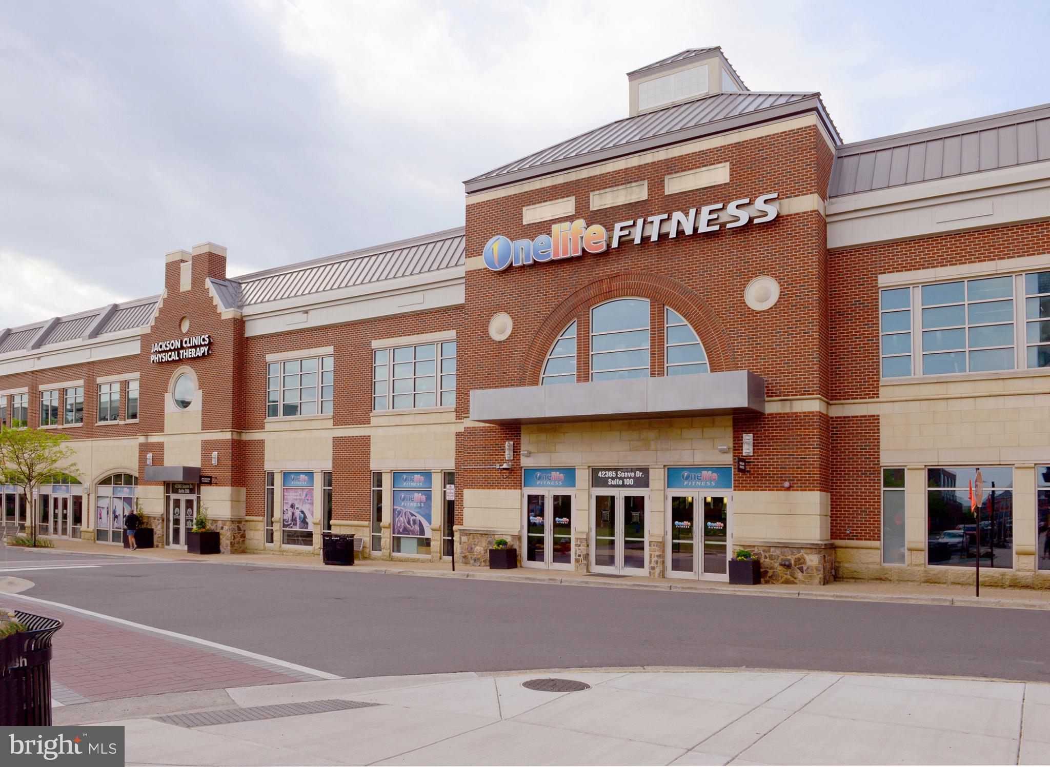 THE BROWNSTONES AT BRAMBLETON - Residential