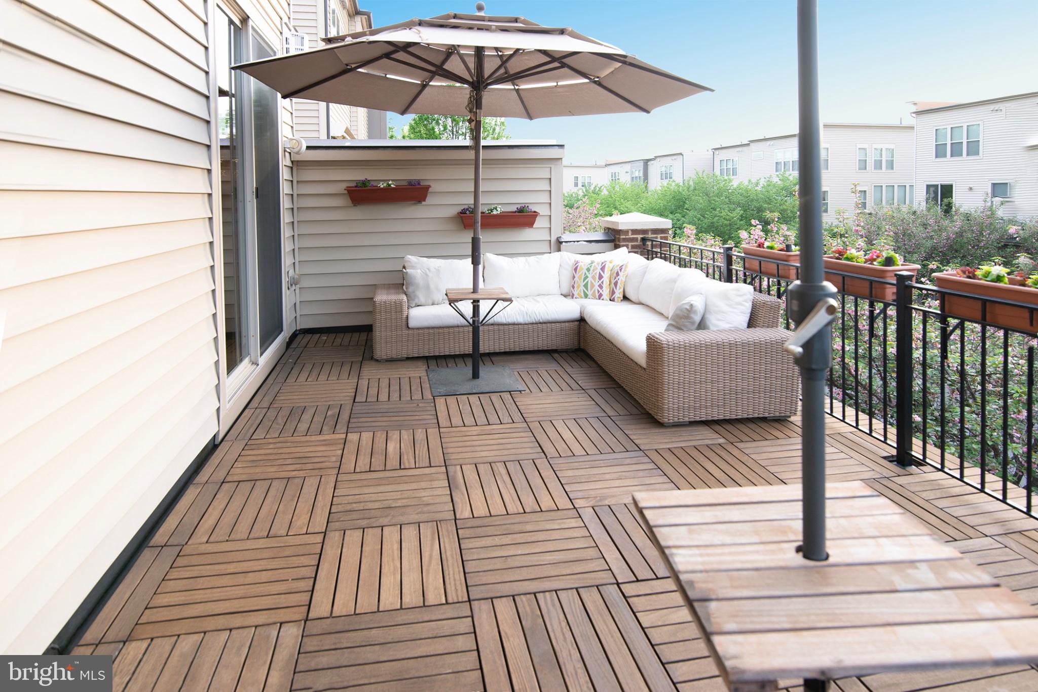 THE BROWNSTONES AT BRAMBLETON - Residential