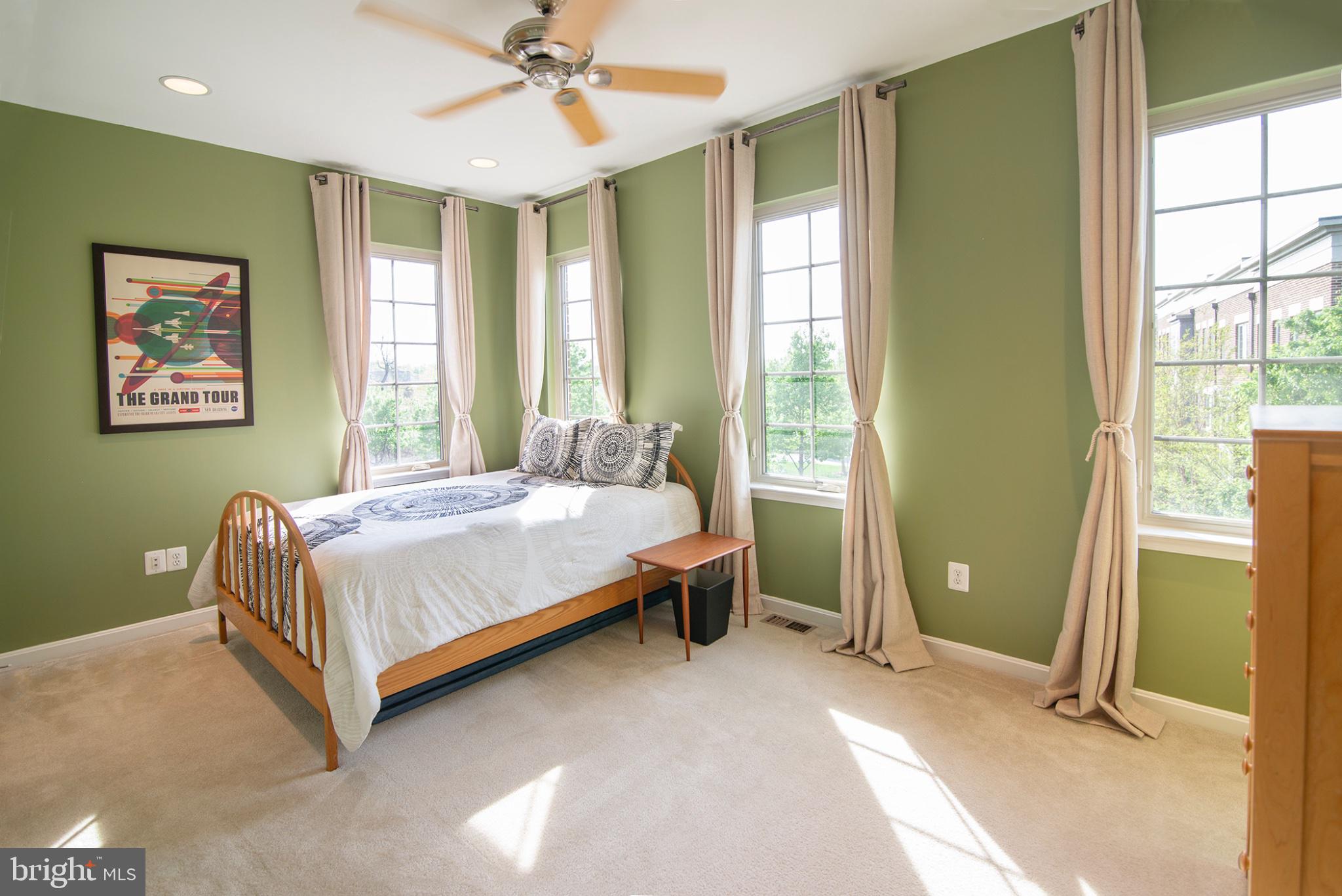 THE BROWNSTONES AT BRAMBLETON - Residential