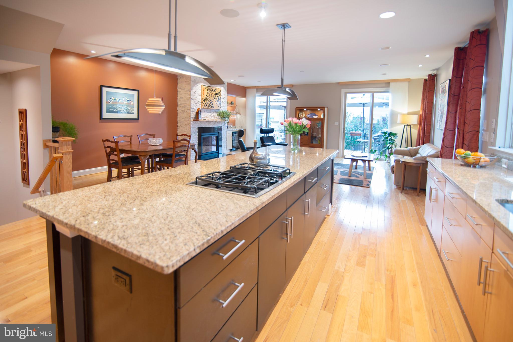 THE BROWNSTONES AT BRAMBLETON - Residential