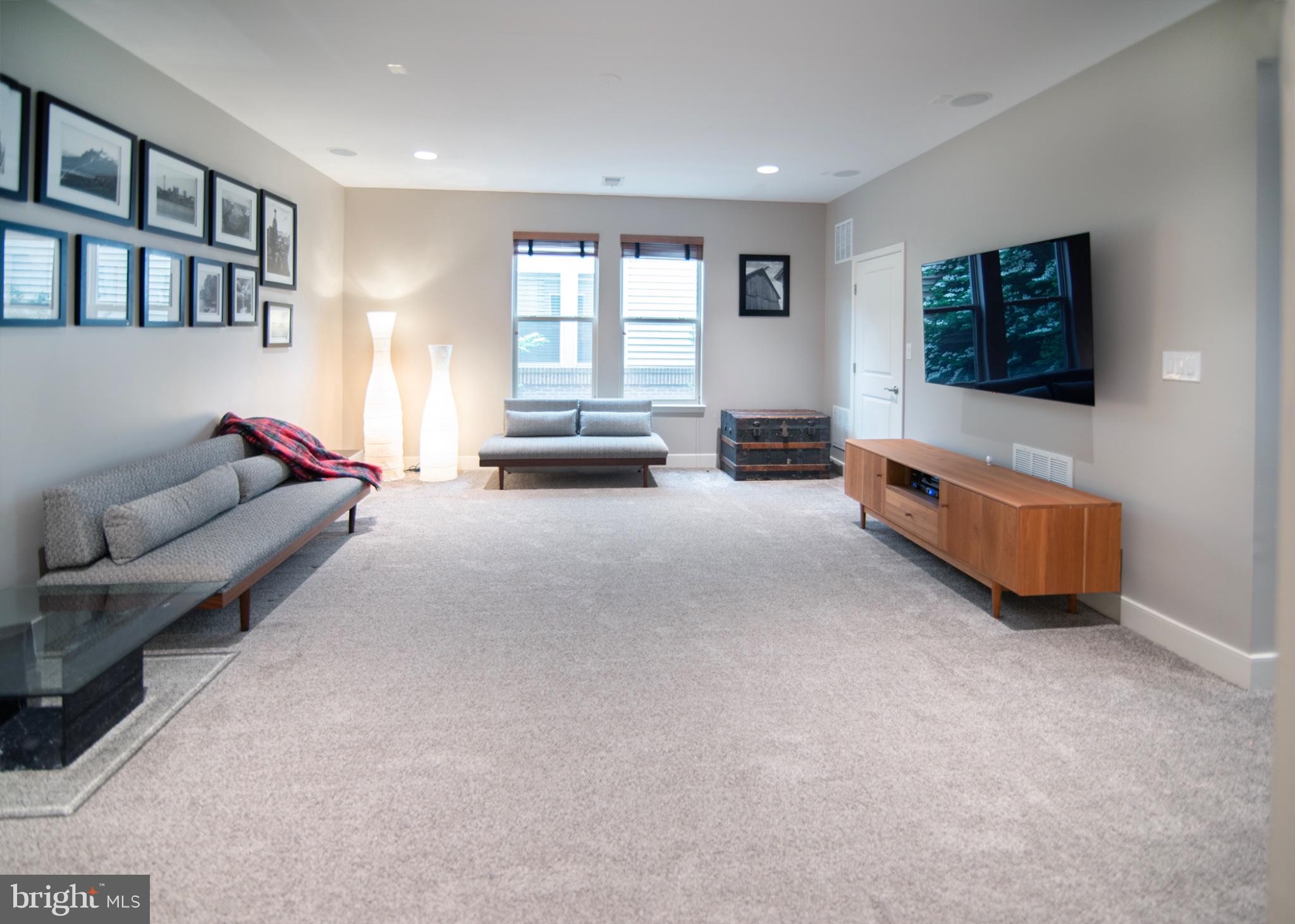 THE BROWNSTONES AT BRAMBLETON - Residential