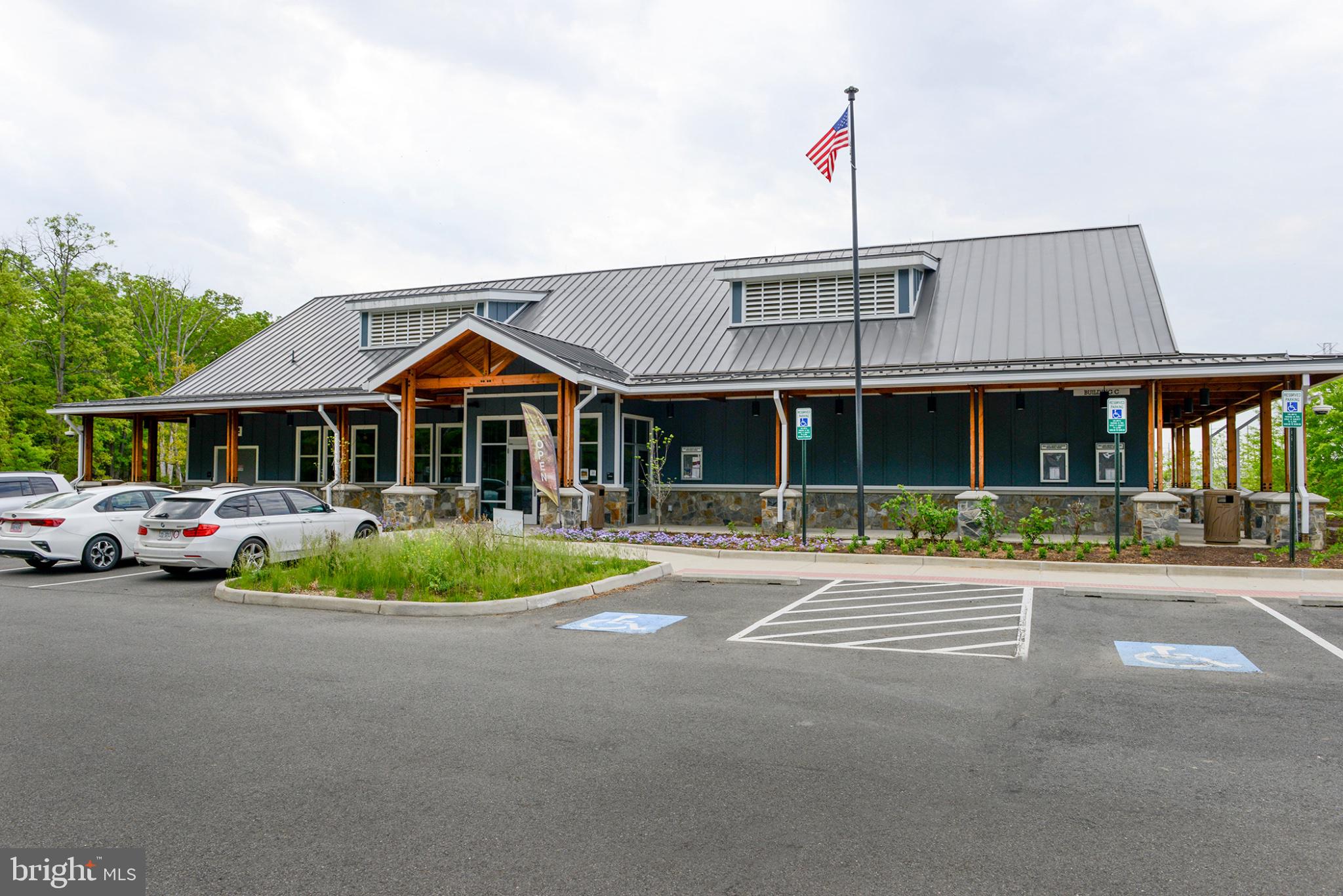 THE BROWNSTONES AT BRAMBLETON - Residential