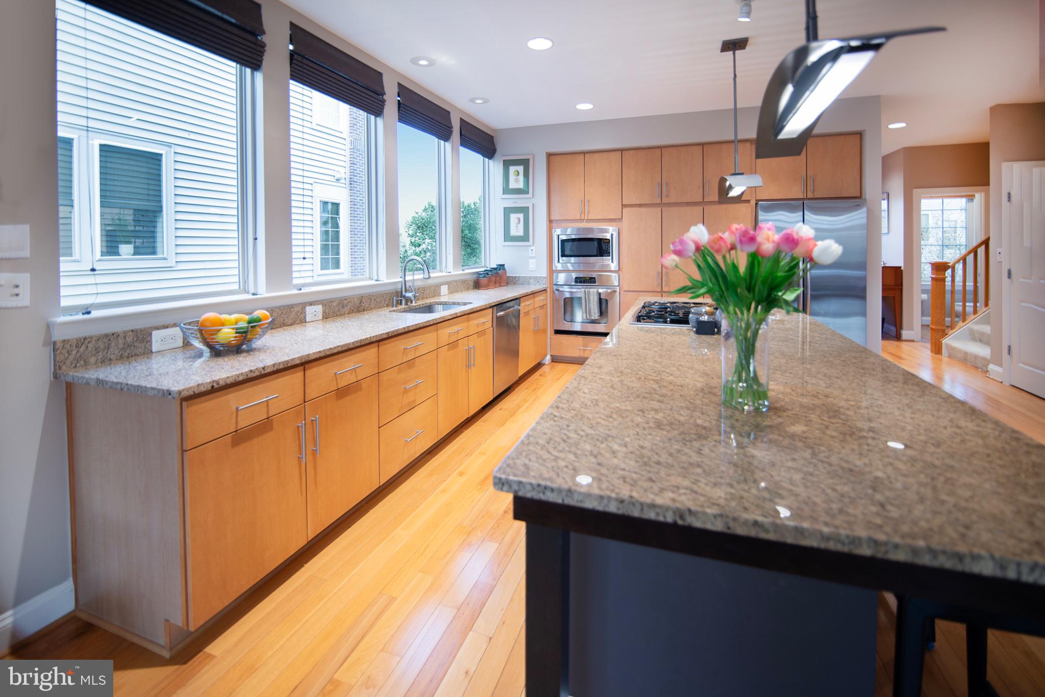 THE BROWNSTONES AT BRAMBLETON - Residential