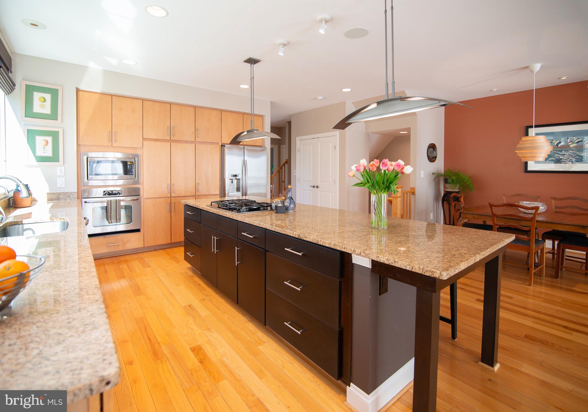 THE BROWNSTONES AT BRAMBLETON - Residential