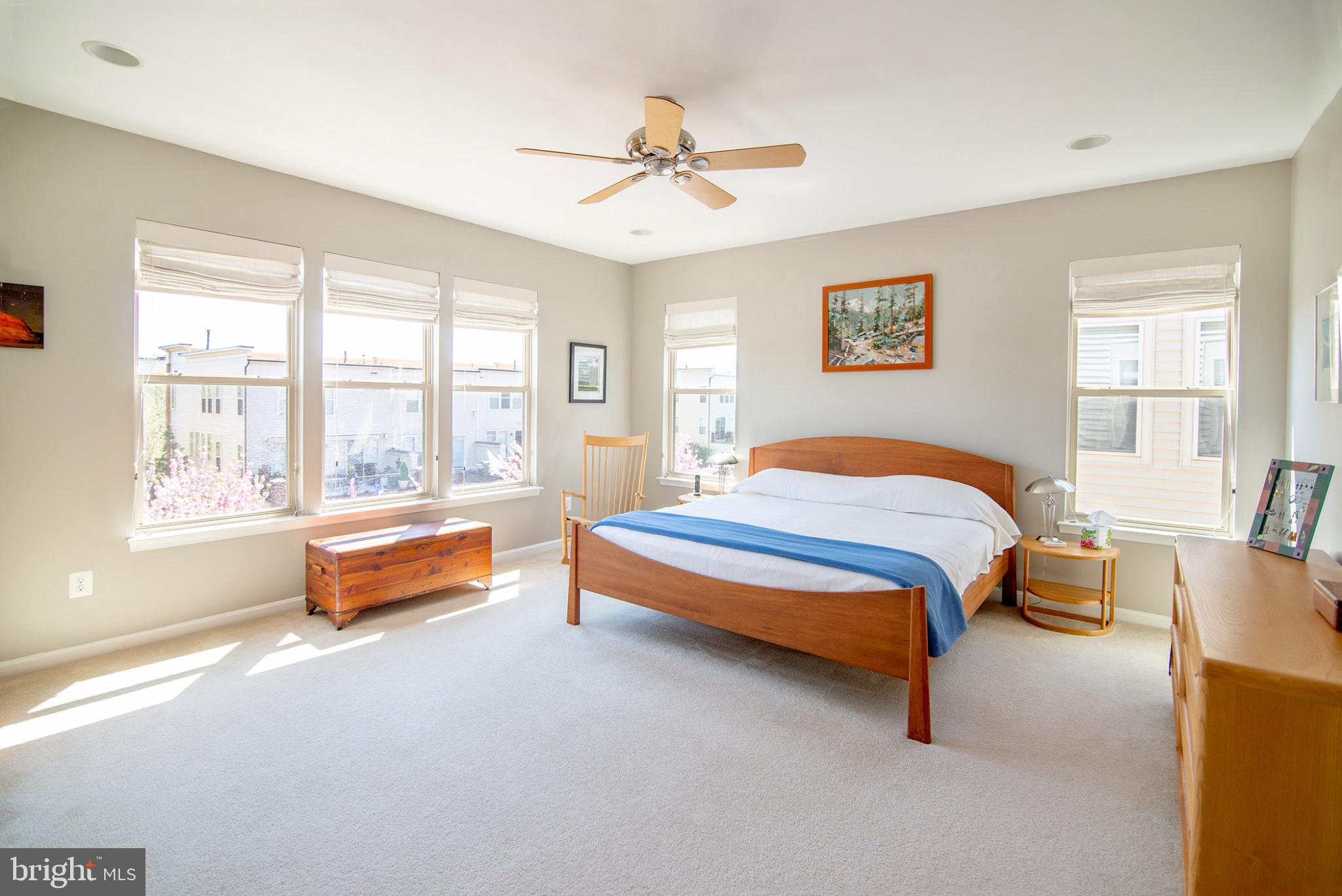 THE BROWNSTONES AT BRAMBLETON - Residential