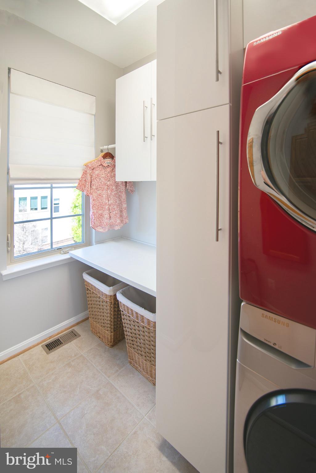 THE BROWNSTONES AT BRAMBLETON - Residential