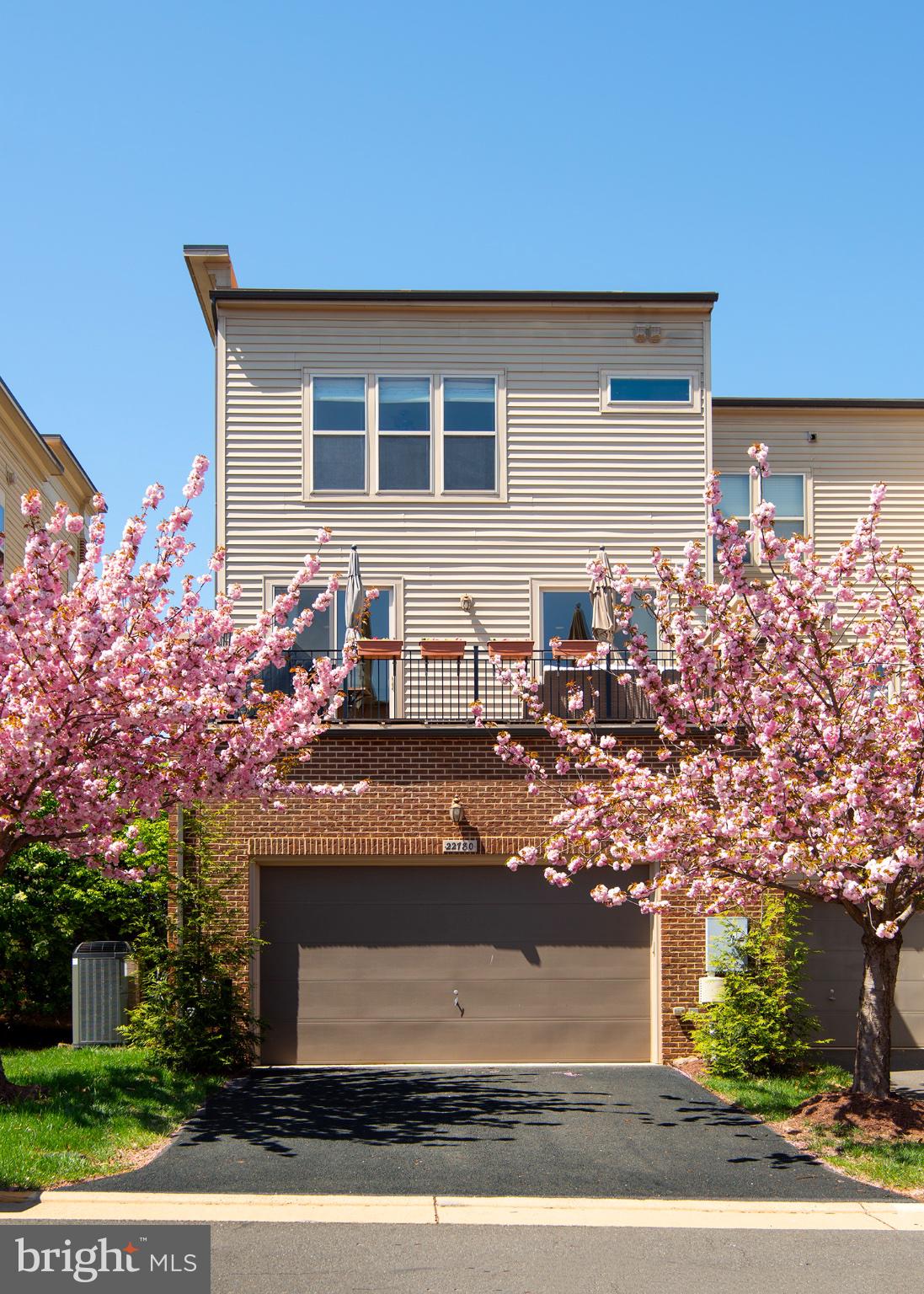 22780 SAGAMORE SQUARE