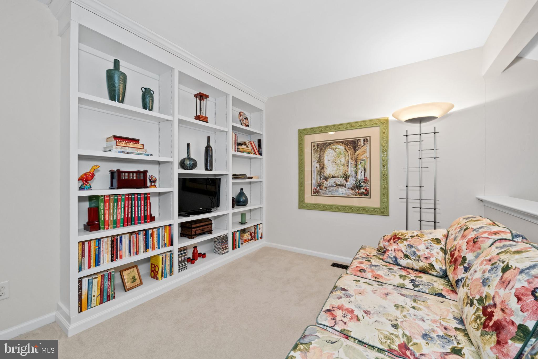 CLOUTIER COURT - Residential