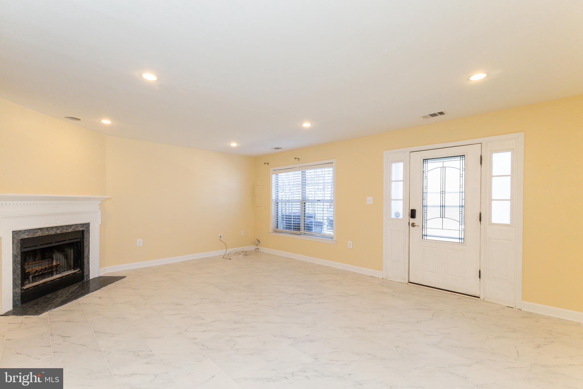 LAKE RIDGE - Residential Lease