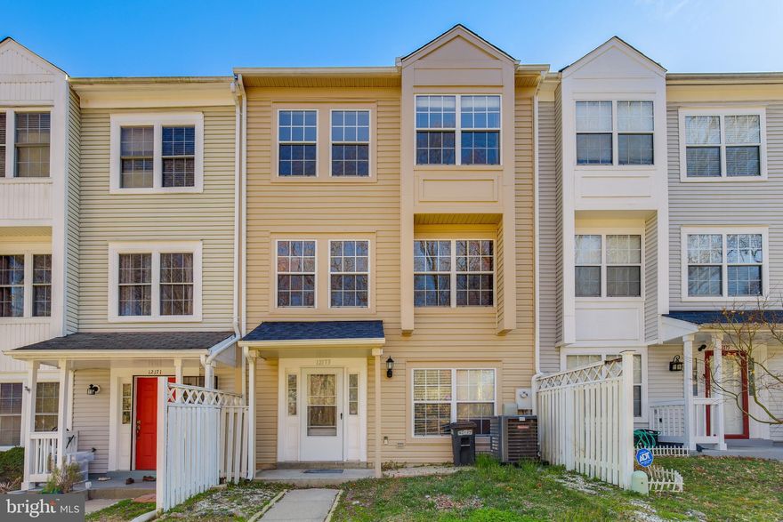 Stunning and move-in-ready townhouse available for rent in the heart of Lake Ridge! This beautifully updated home features 3 spacious bedrooms, 2.5 bathrooms, and a modern kitchen complete with stainless steel appliances and granite countertops. The upper level boasts a generous master suite with a walk-in closet and a private en-suite bathroom. Two additional bedrooms and a full bath complete the second level.
Convenience is key with an in-home washer and dryer, ample parking, and access to fantastic Lake Ridge amenities, including multiple pools, a dog park, recreation center, playgrounds, and a party room. Don’t miss the chance to call this home your own!