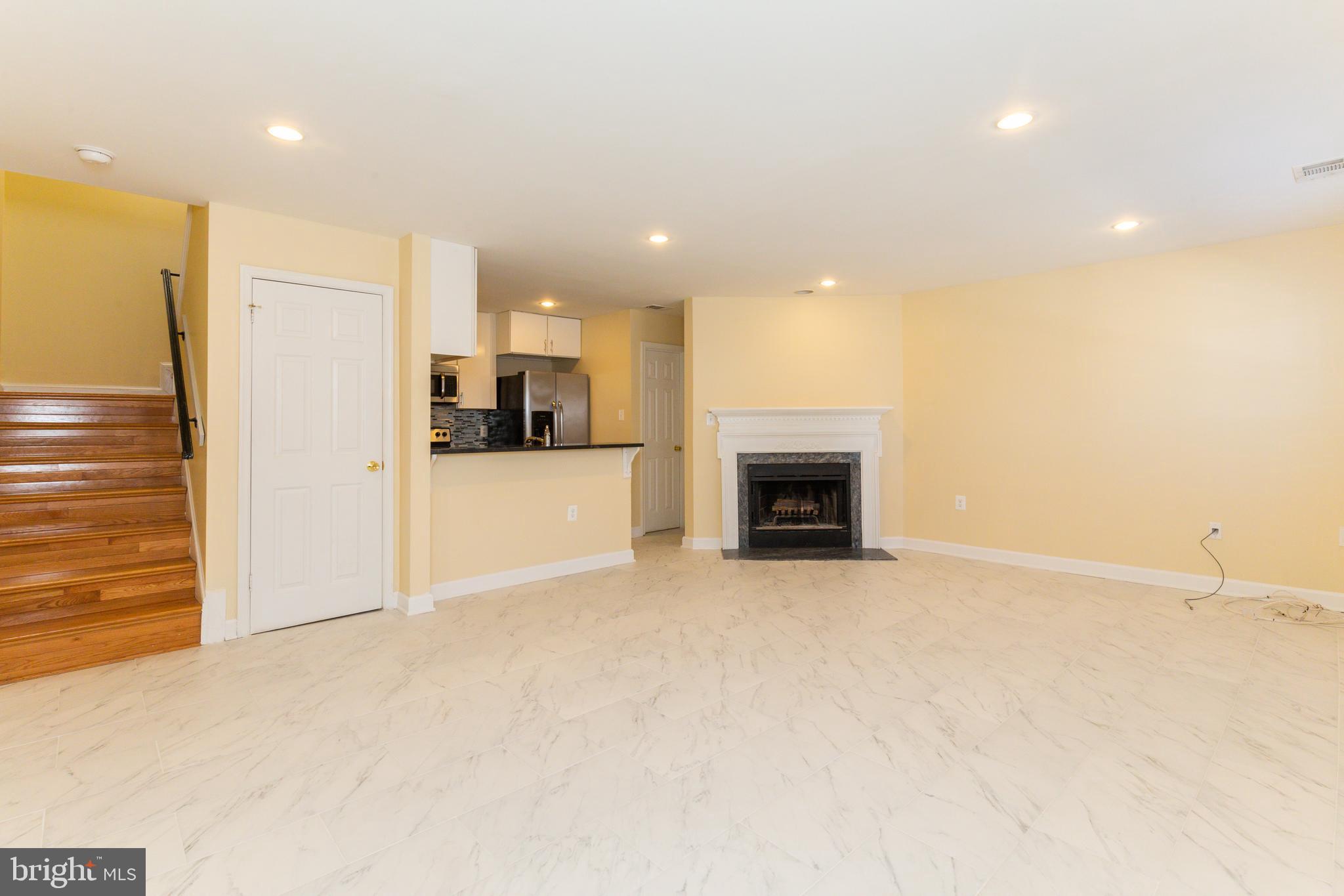 LAKE RIDGE - Residential Lease