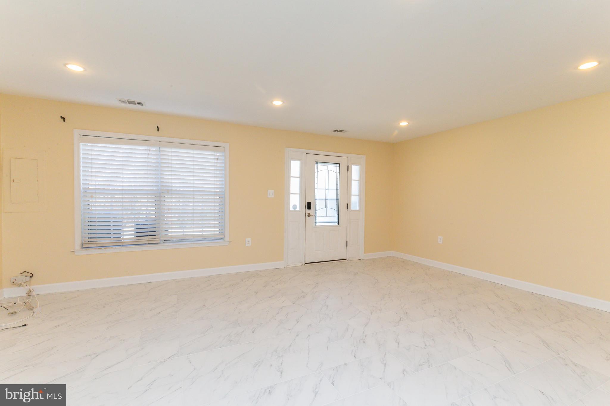 LAKE RIDGE - Residential Lease