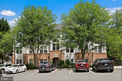 Photo of 1519 N Point Drive #202, RESTON, VA 20194 (MLS # VAFX2313478)