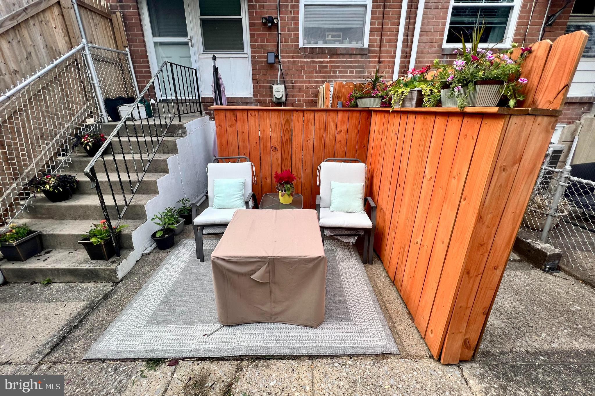 ROXBOROUGH - Residential