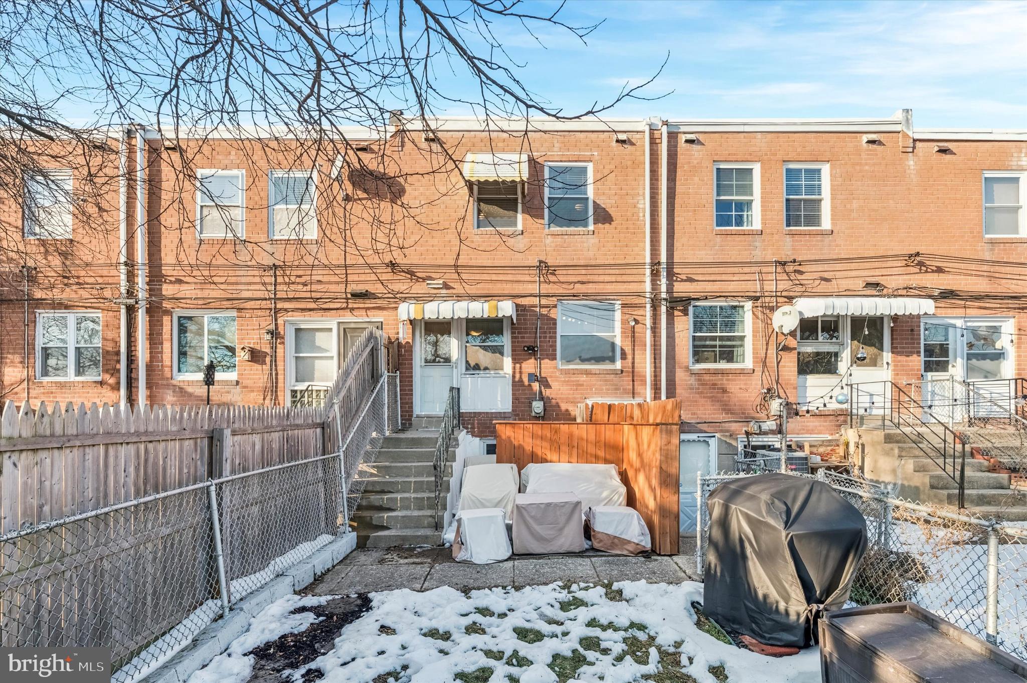 ROXBOROUGH - Residential