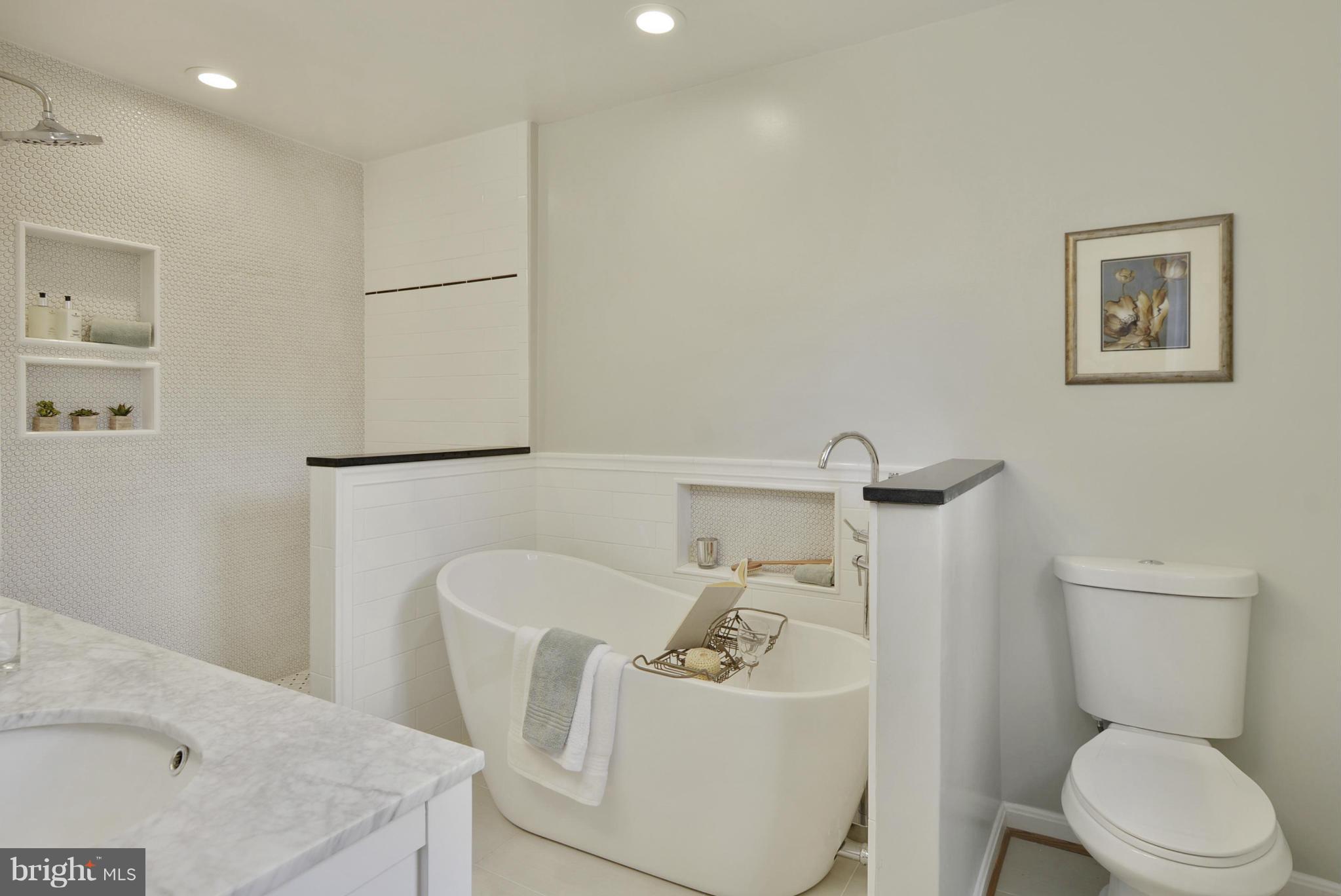 COLLINGWOOD MANOR - Residential