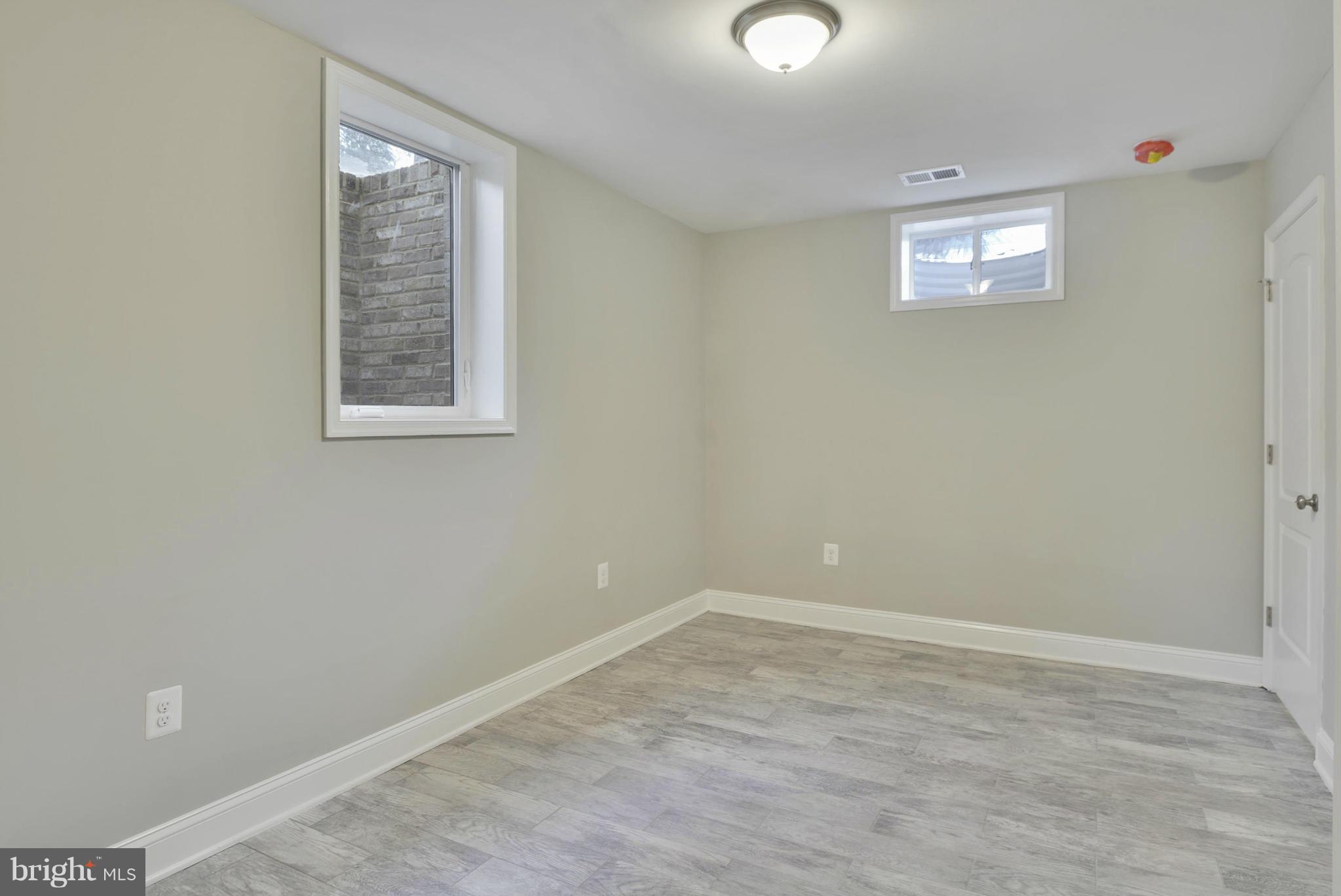 COLLINGWOOD MANOR - Residential