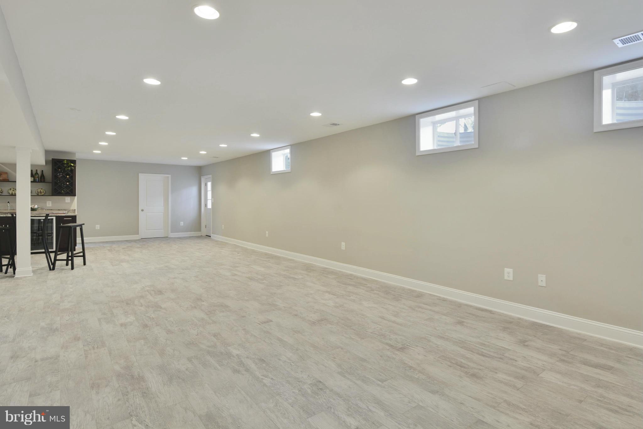 COLLINGWOOD MANOR - Residential