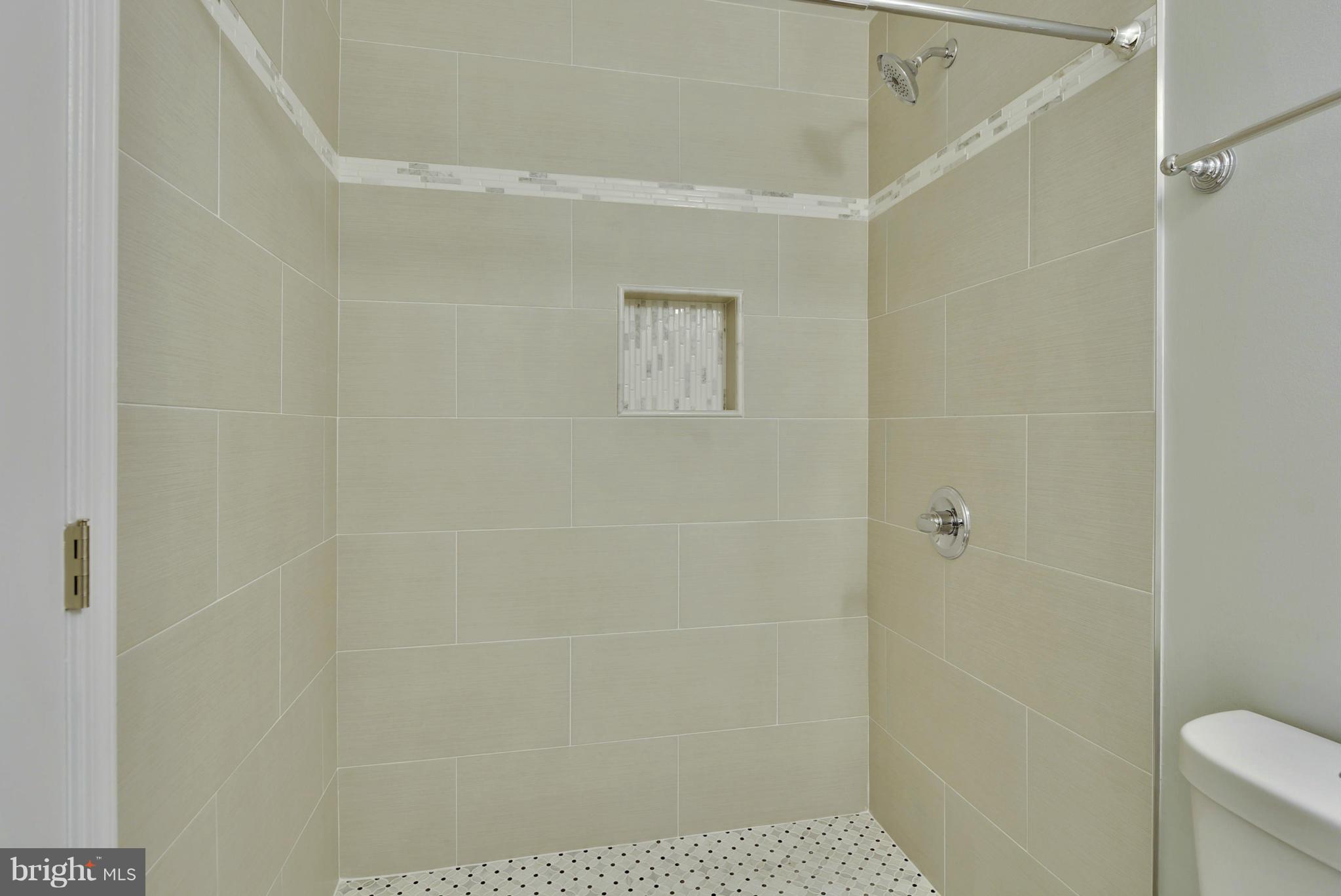 COLLINGWOOD MANOR - Residential