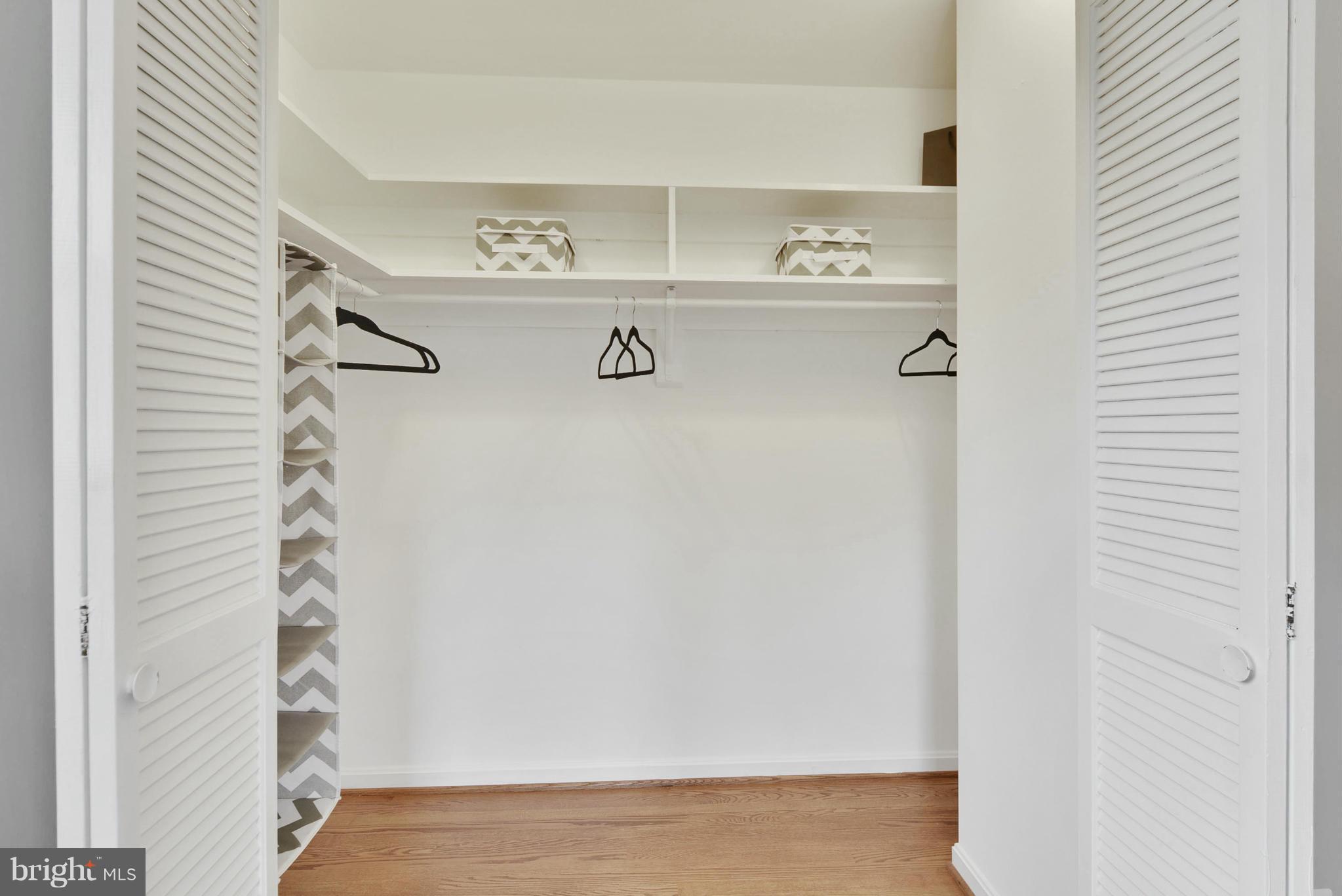 COLLINGWOOD MANOR - Residential