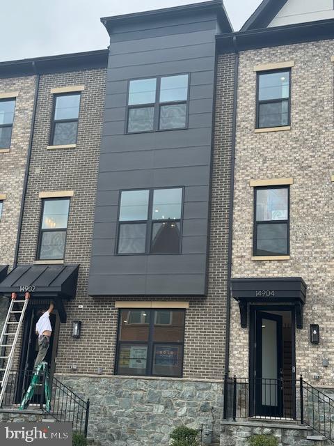 THE GROVE - Residential Lease