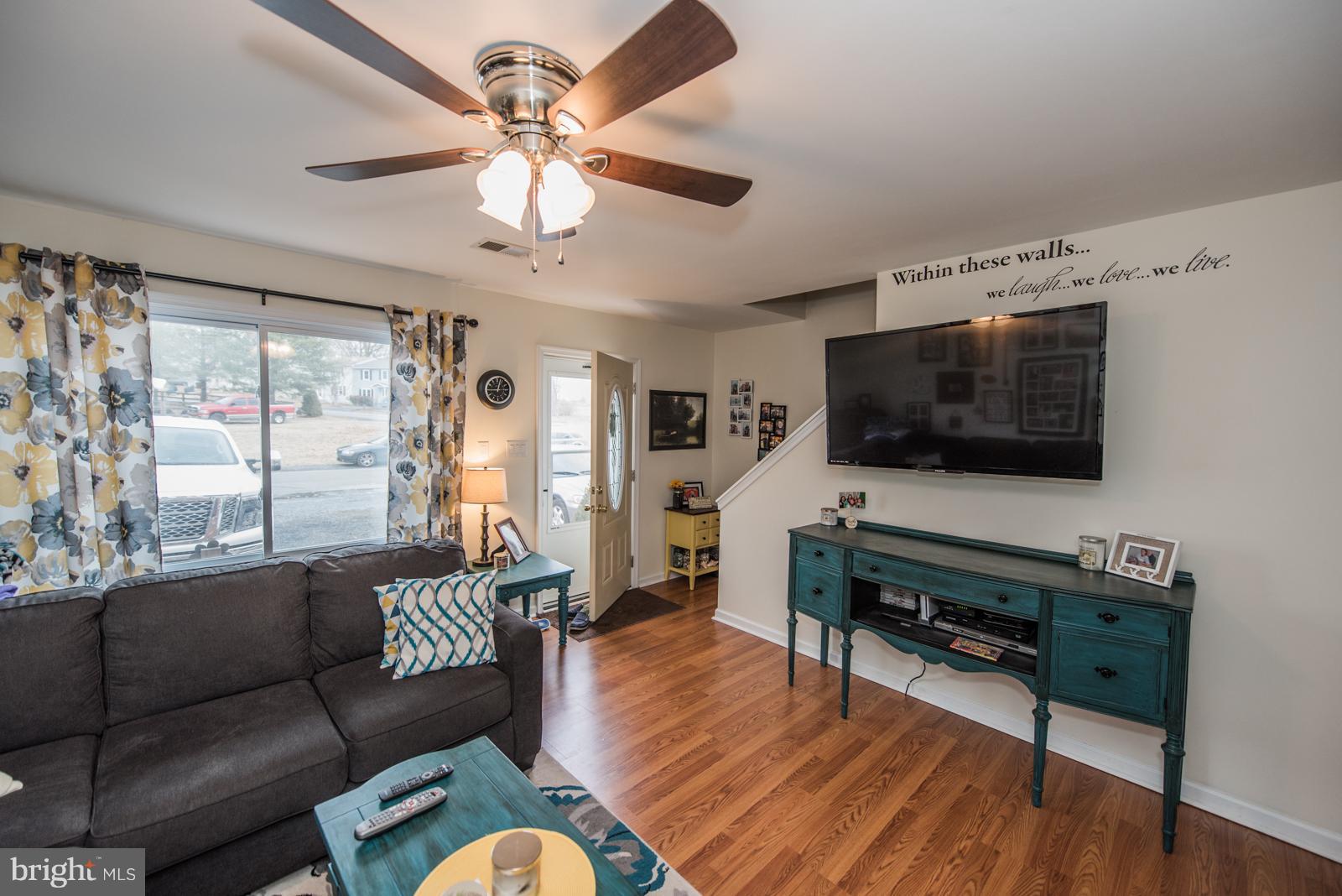 ROYAL VILLAGE - Residential