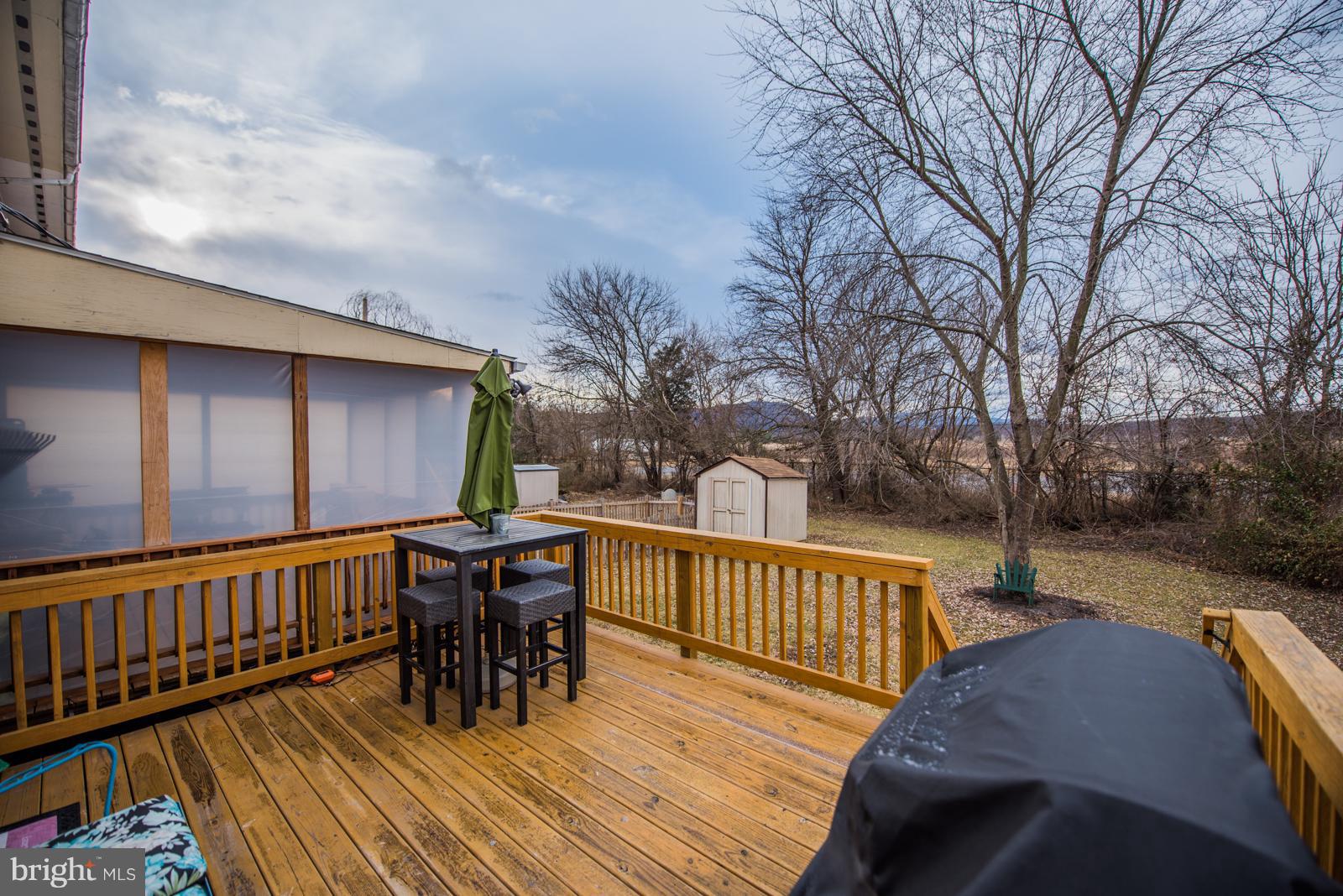 ROYAL VILLAGE - Residential