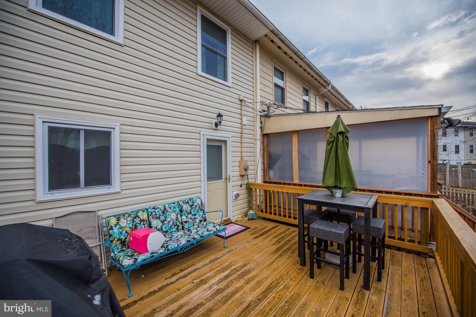 ROYAL VILLAGE - Residential