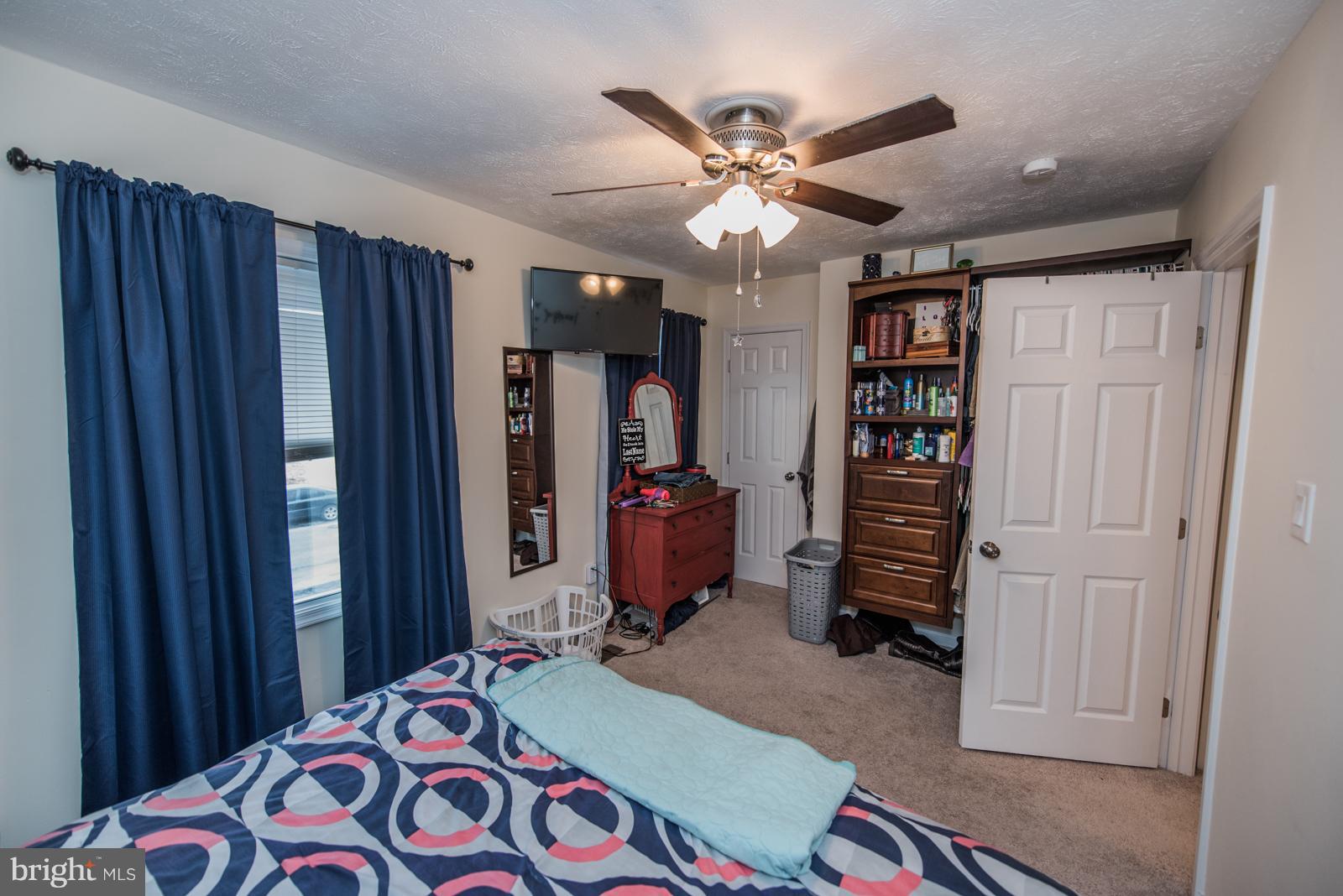 ROYAL VILLAGE - Residential