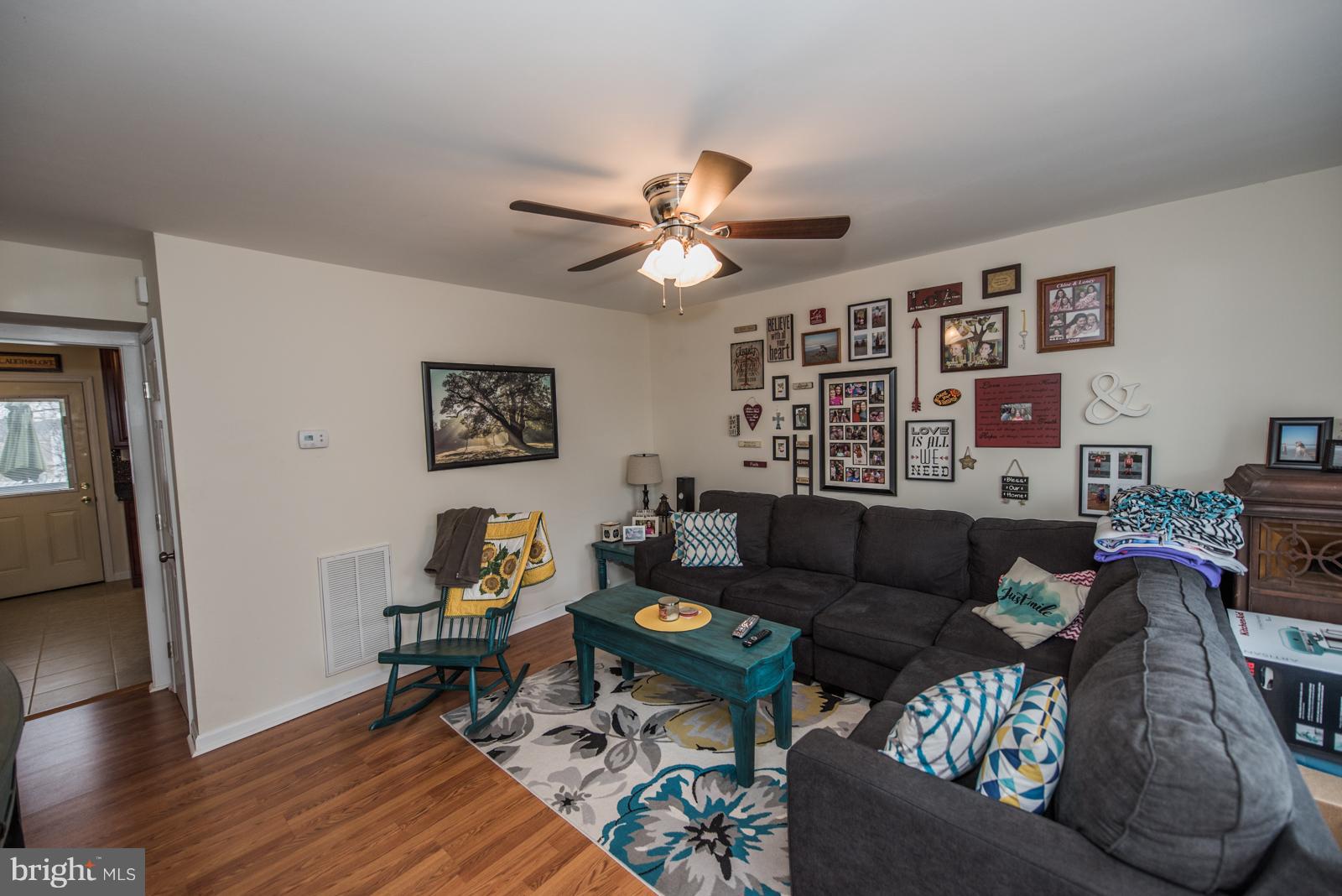 ROYAL VILLAGE - Residential