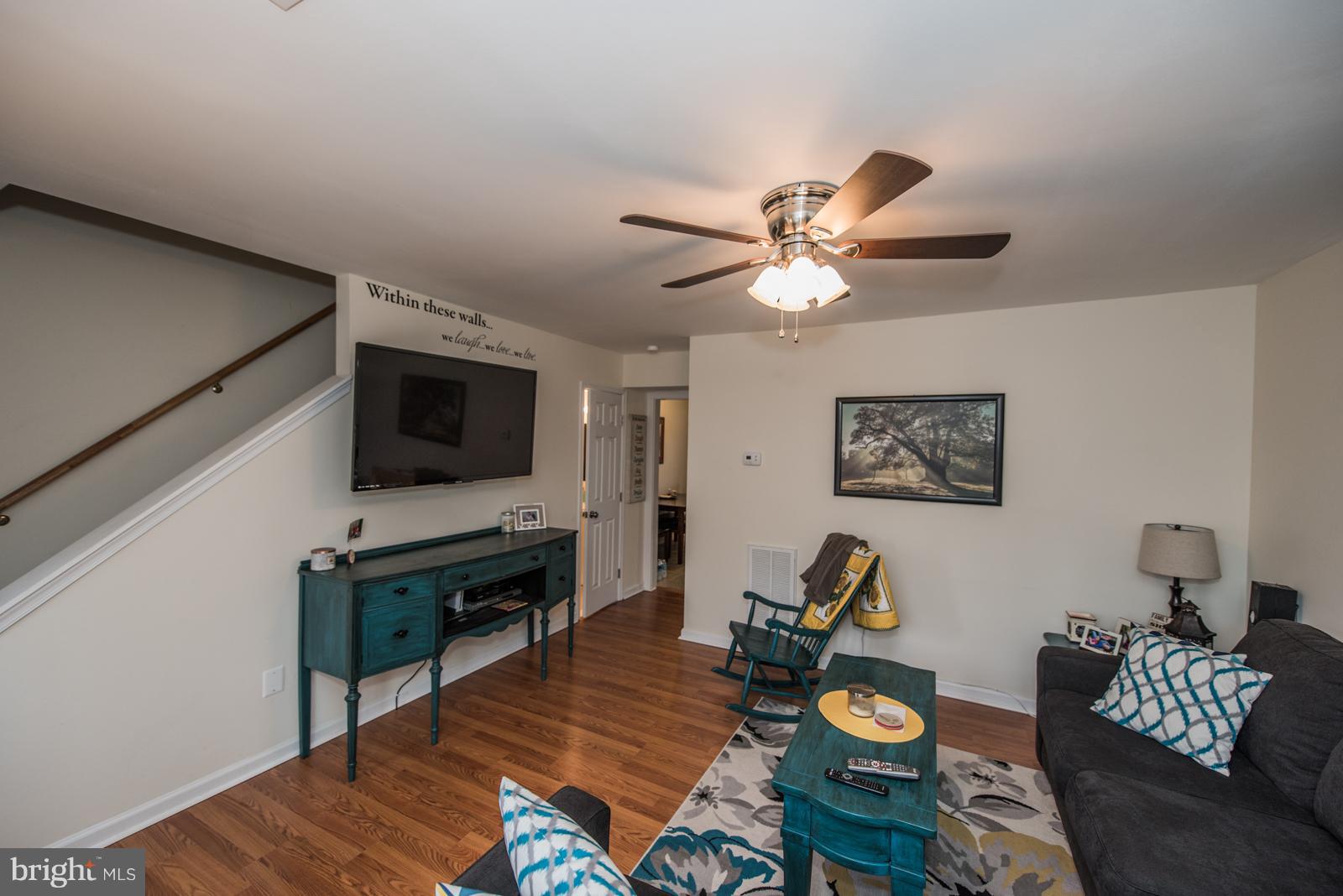 ROYAL VILLAGE - Residential