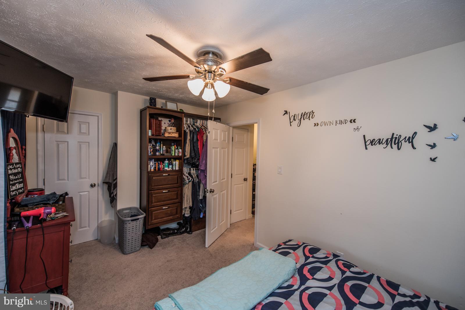 ROYAL VILLAGE - Residential