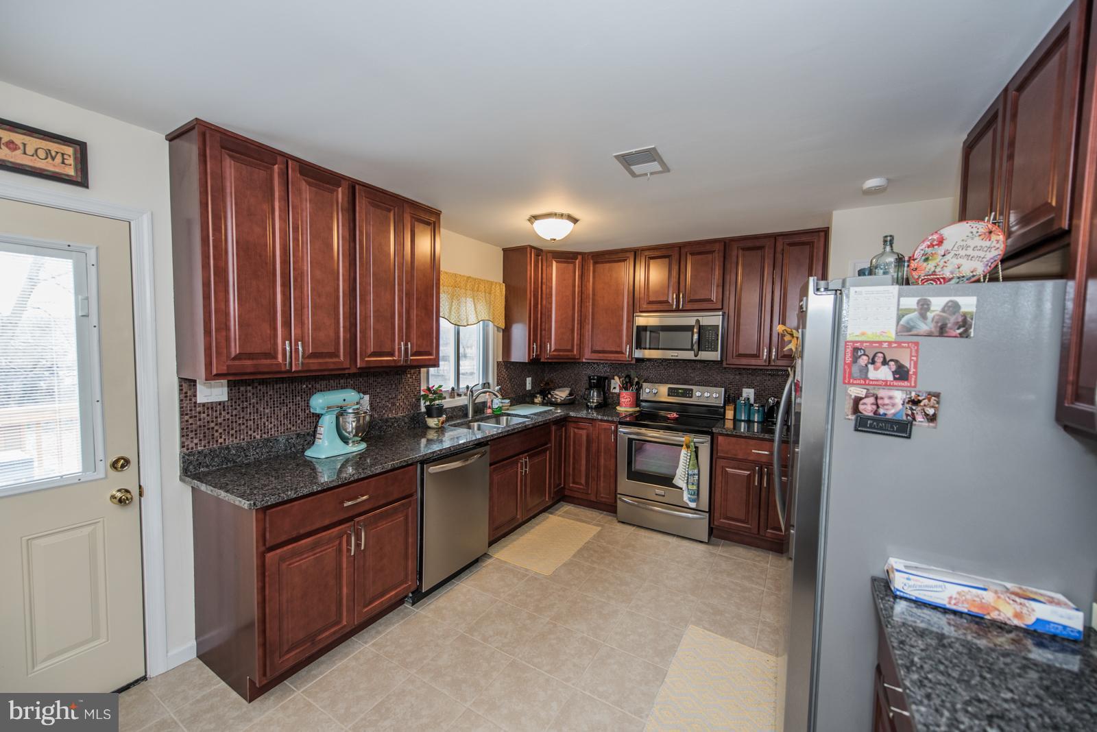 ROYAL VILLAGE - Residential