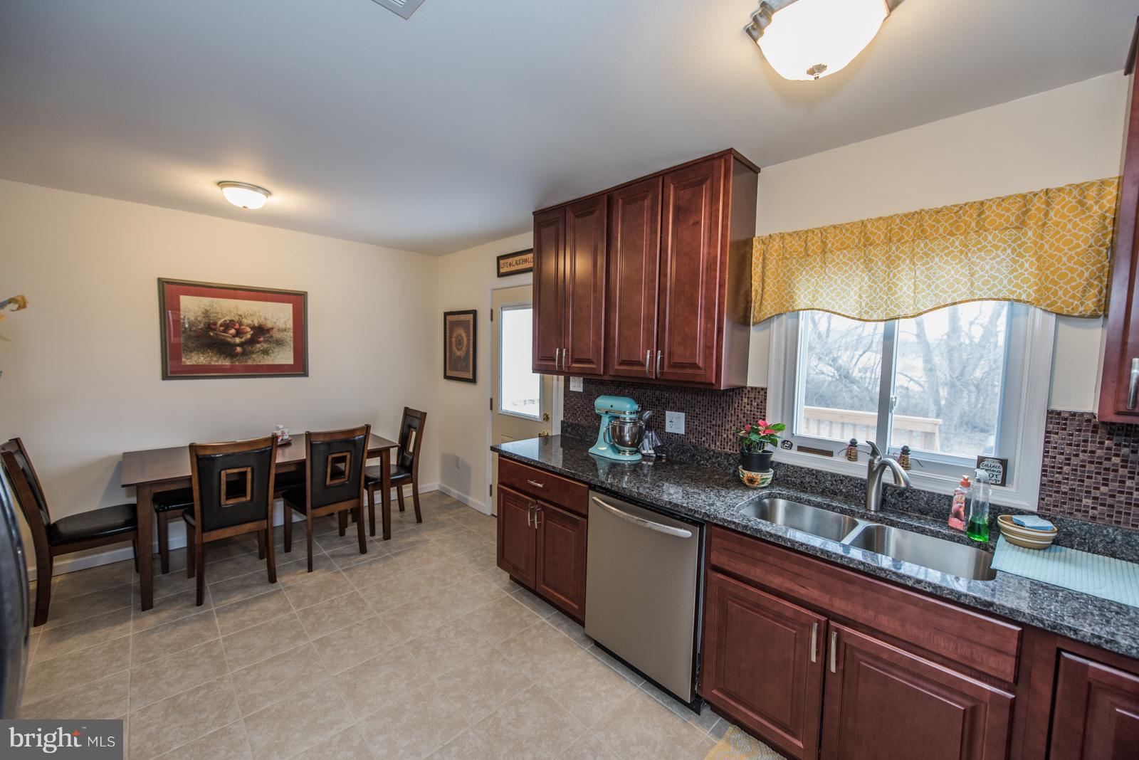 ROYAL VILLAGE - Residential