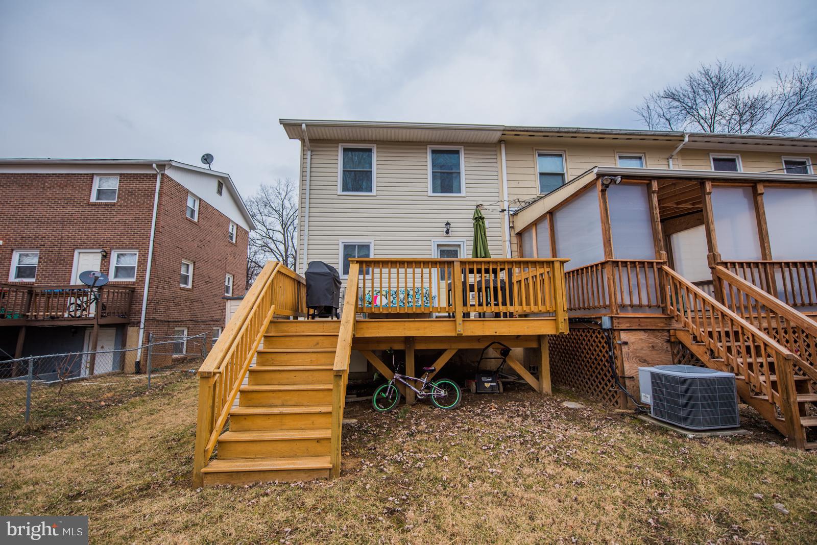 ROYAL VILLAGE - Residential