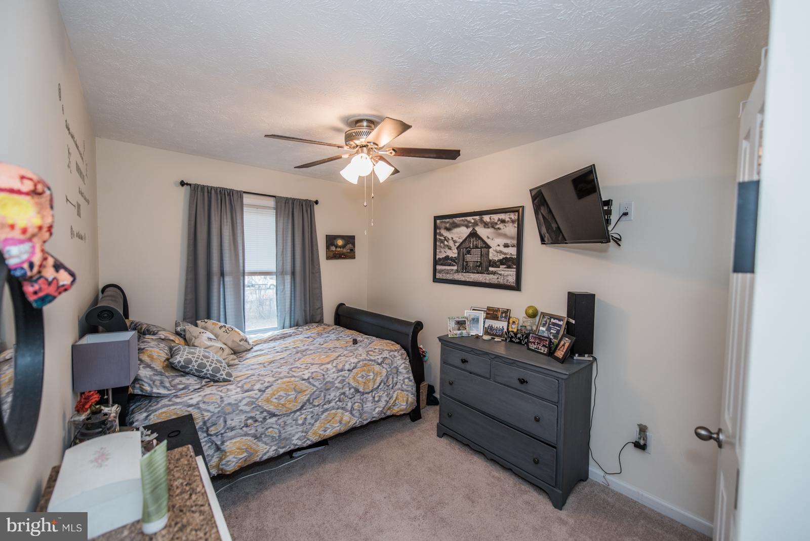 ROYAL VILLAGE - Residential