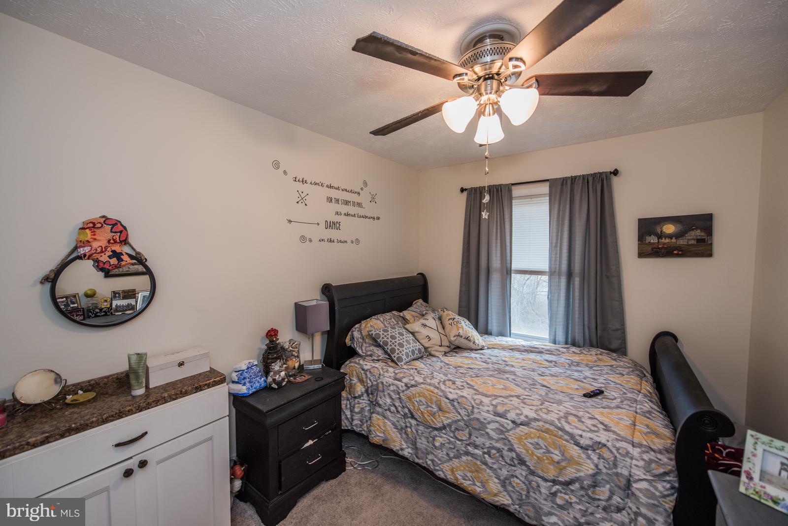 ROYAL VILLAGE - Residential