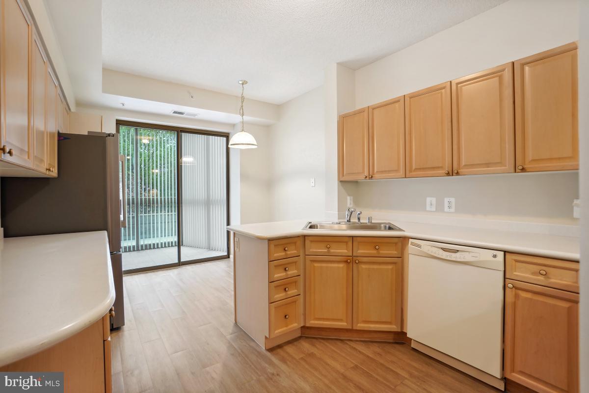 LANSDOWNE WOODS - Residential