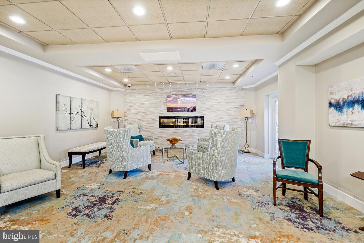 LANSDOWNE WOODS - Residential