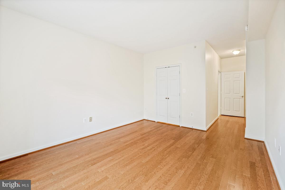 LANSDOWNE WOODS - Residential