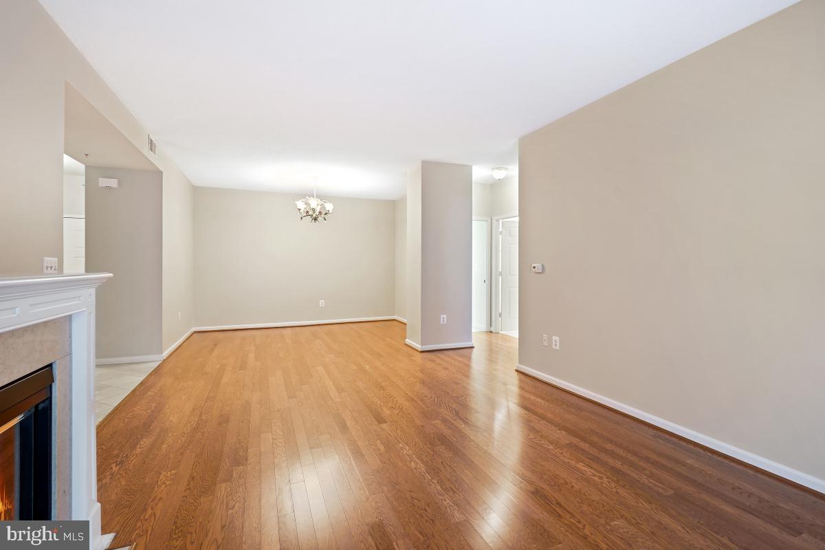 LANSDOWNE WOODS - Residential