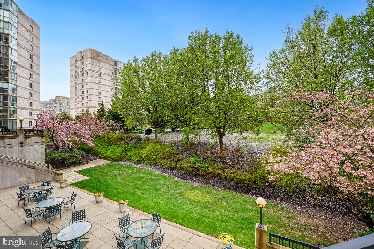 LANSDOWNE WOODS - Residential