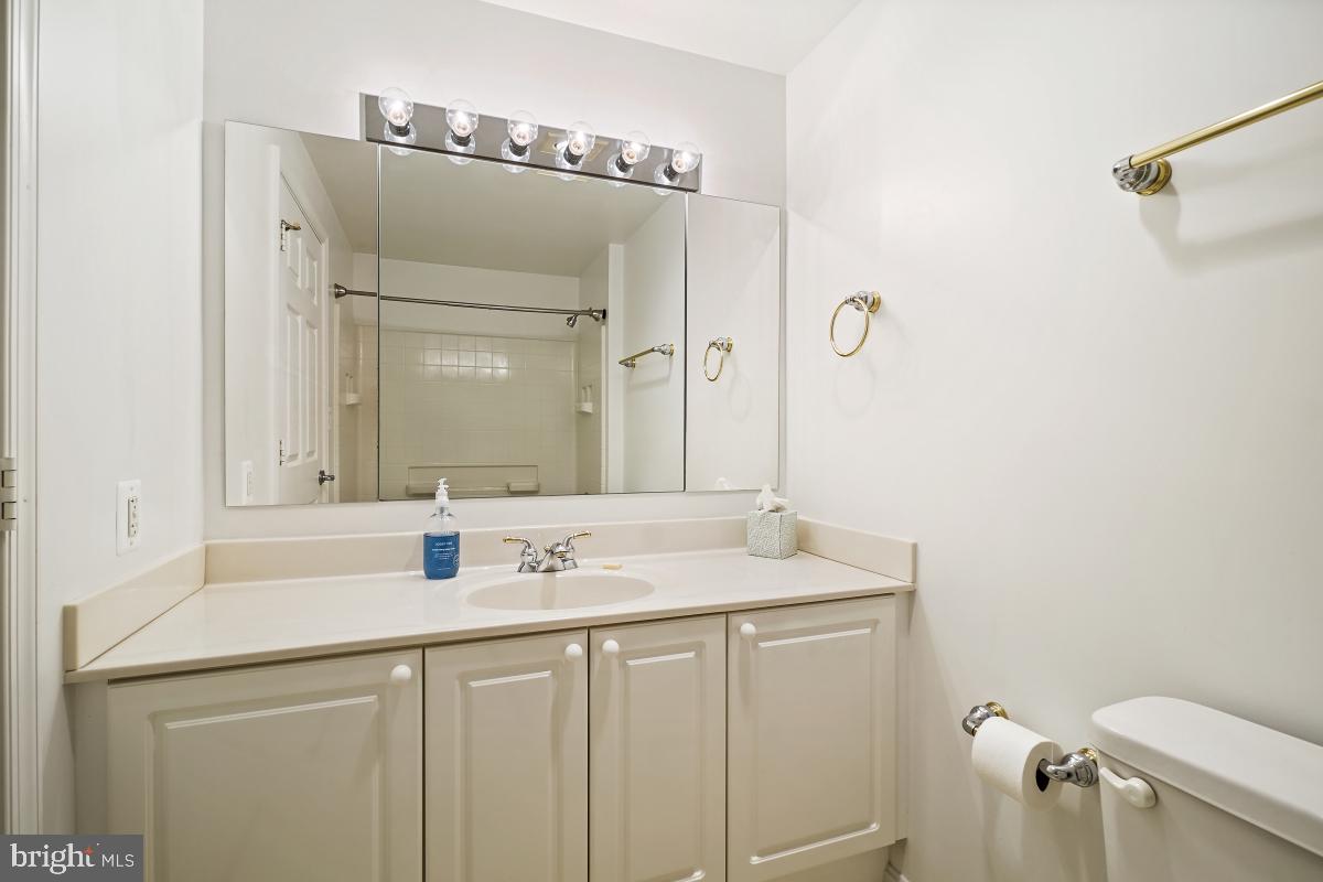 LANSDOWNE WOODS - Residential