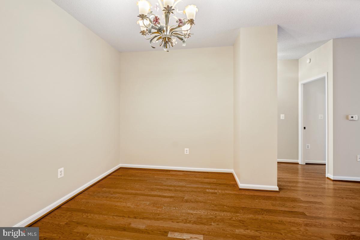 LANSDOWNE WOODS - Residential