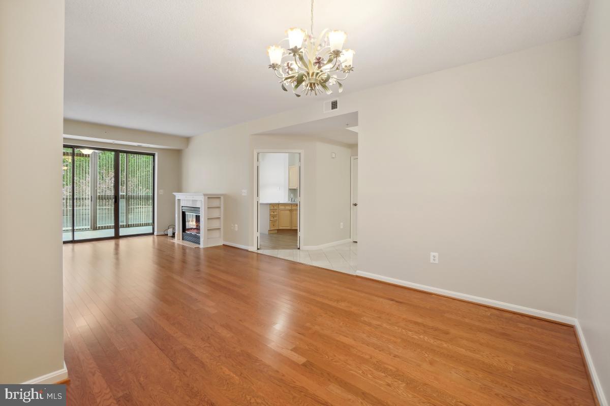 LANSDOWNE WOODS - Residential