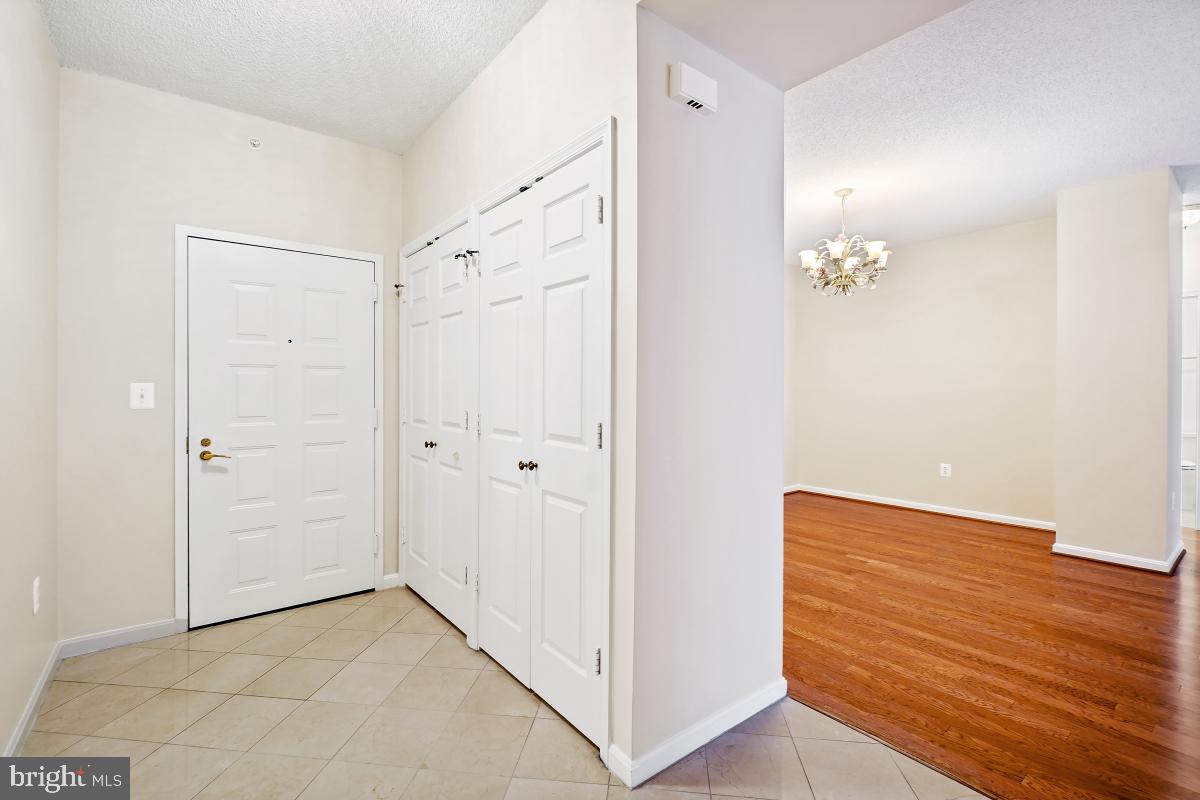 LANSDOWNE WOODS - Residential