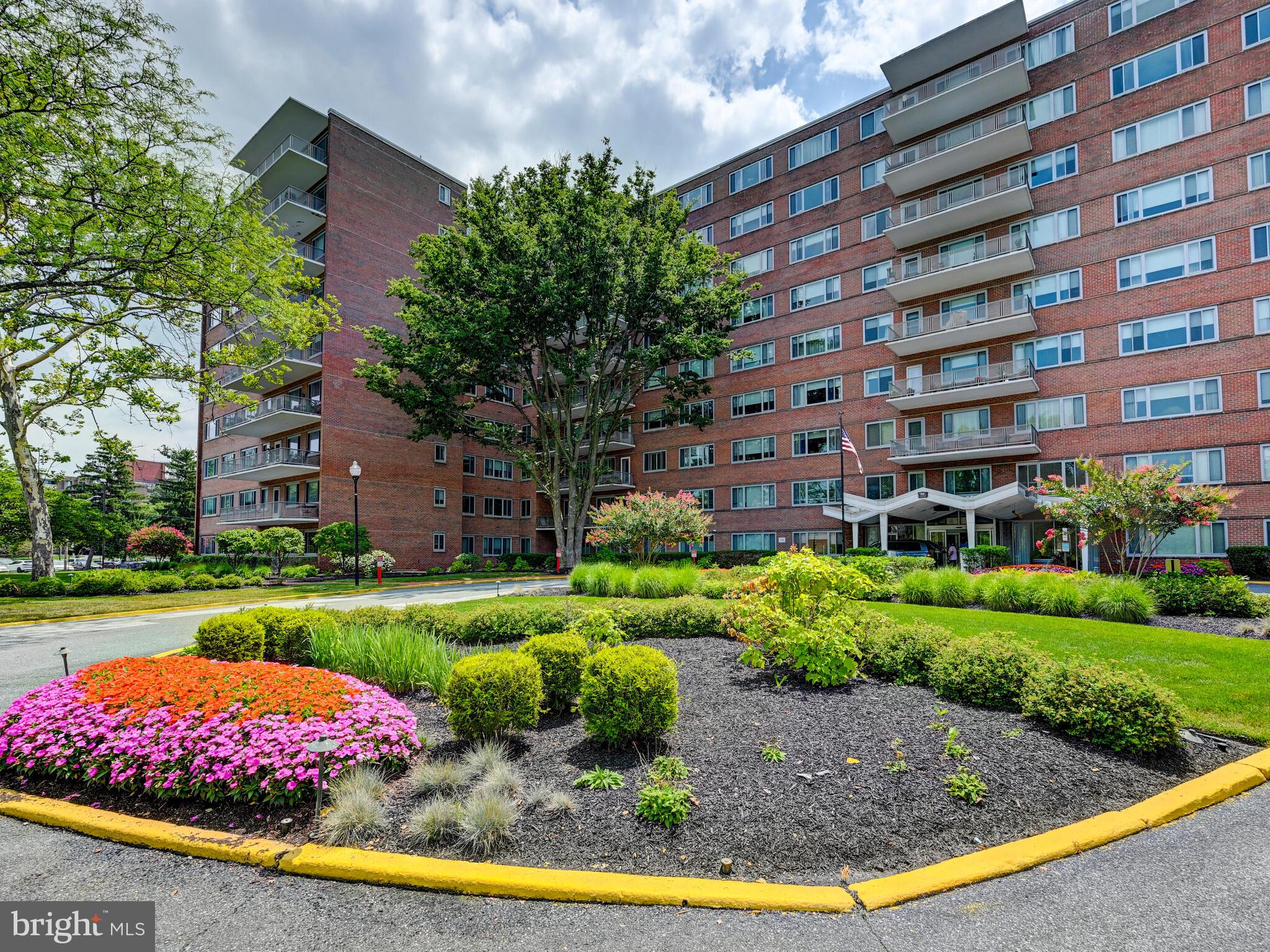 ELEVEN SLADE - Residential