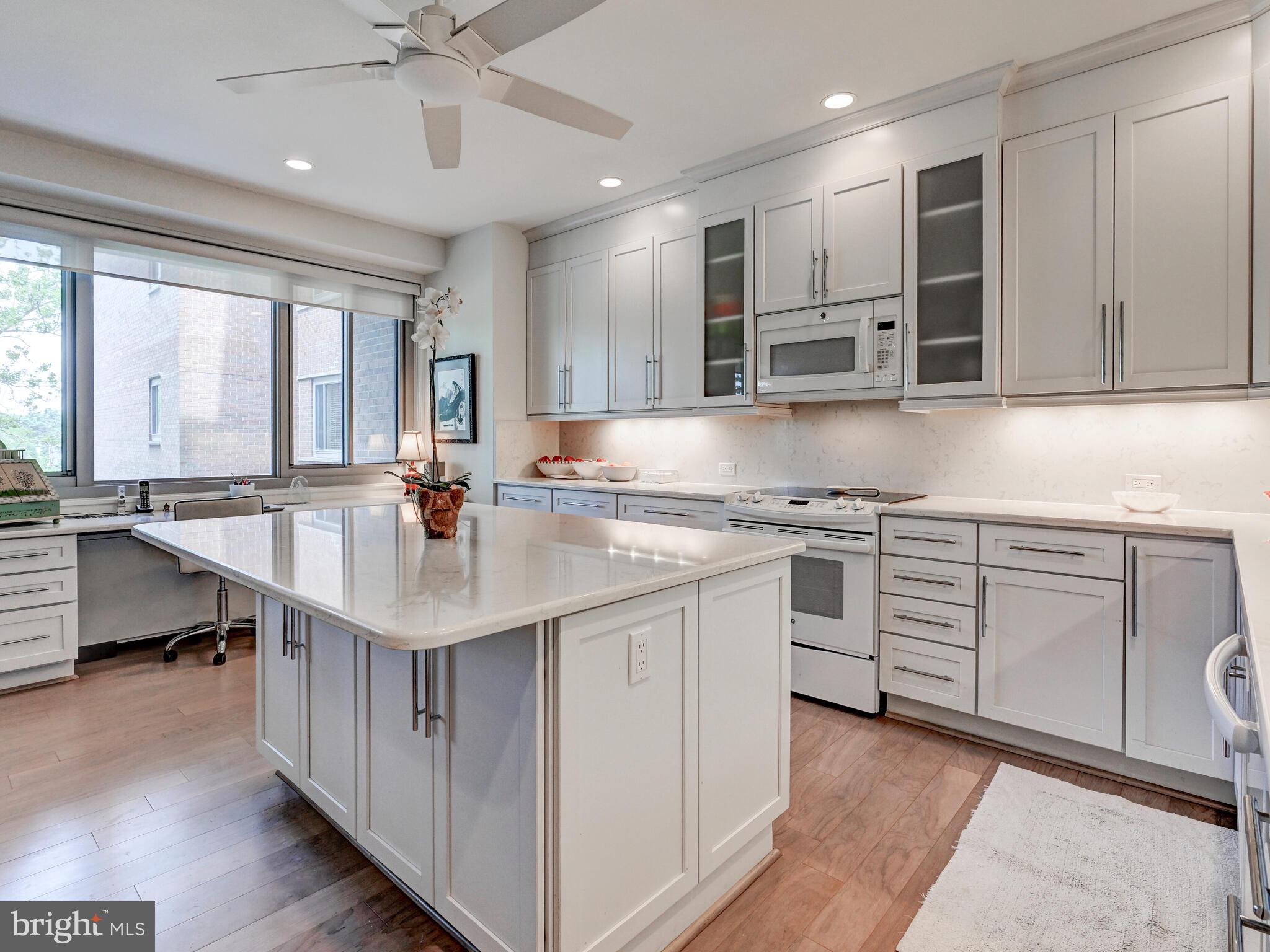 ELEVEN SLADE - Residential