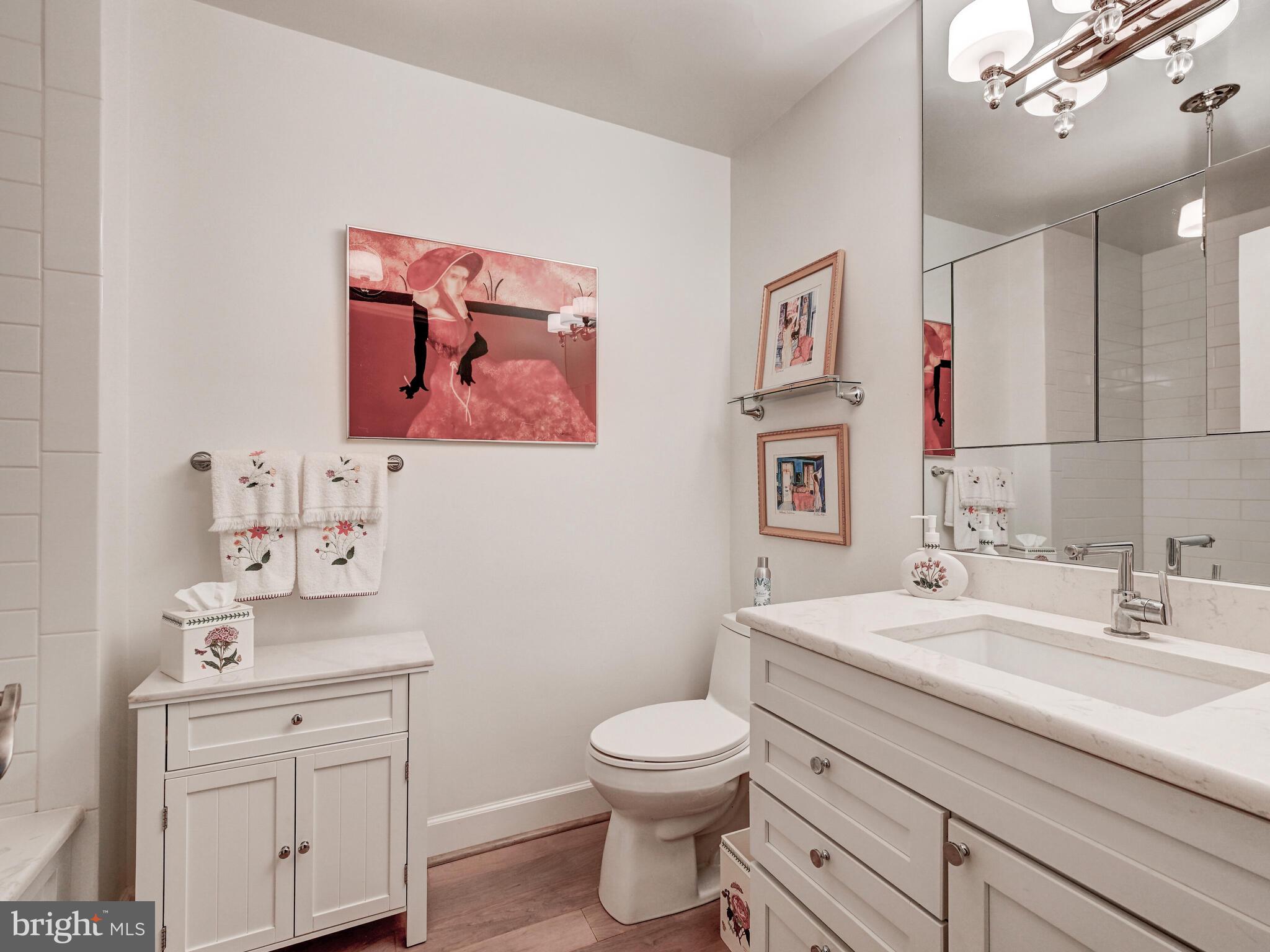 ELEVEN SLADE - Residential