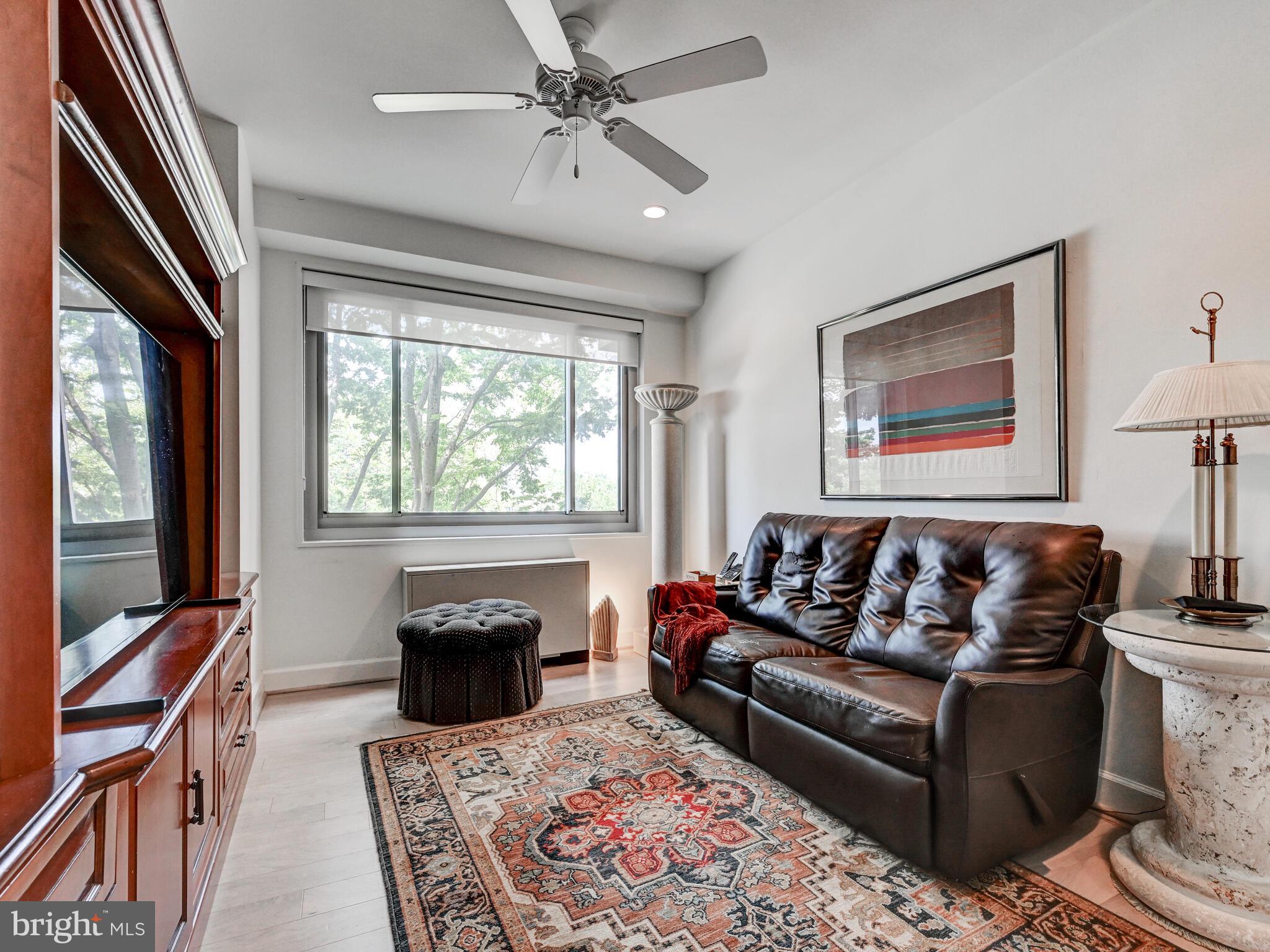 ELEVEN SLADE - Residential